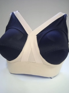 Tělová podprsenka pro symmastie